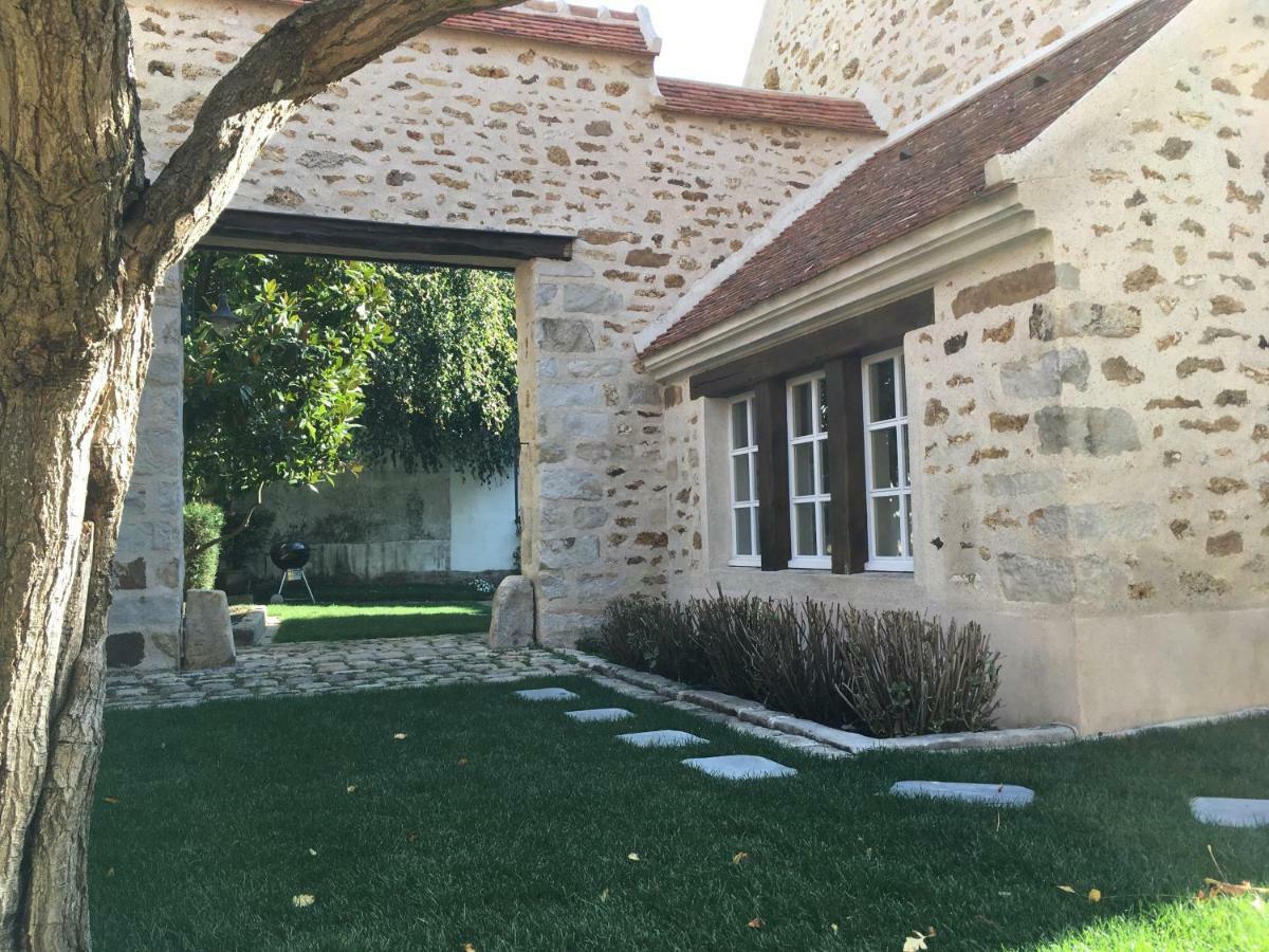 La Maison D'Emilie - Chambres D'Hotes Chaumes-en-Brie Exterior photo